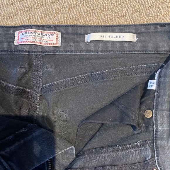Guess Black Skinny Jeans - Size 28 - Picture 4 of 4